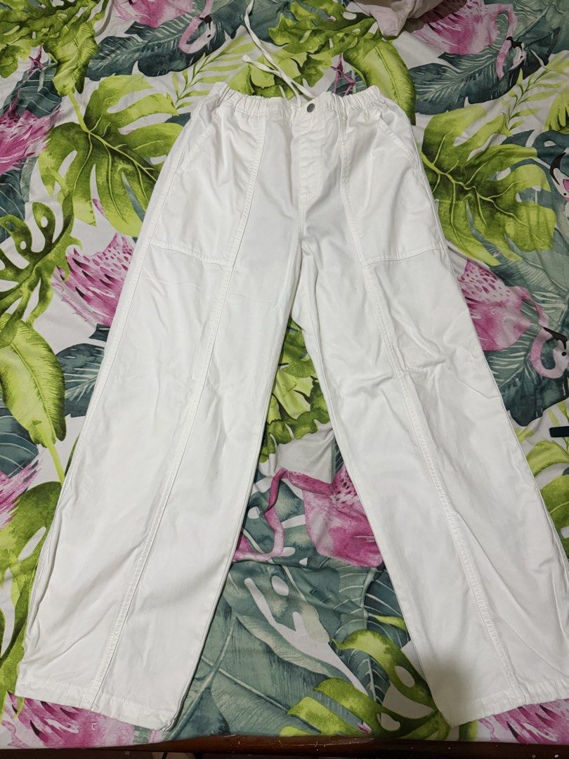 GU barrel fit cargo pants (Category: Jeans) located in Borongan. Submitted by loupreloveddd (Listing ID 1468712501, Image 1). Description: - used few times only - fits 26-28” waistline (garterized) - high quality .