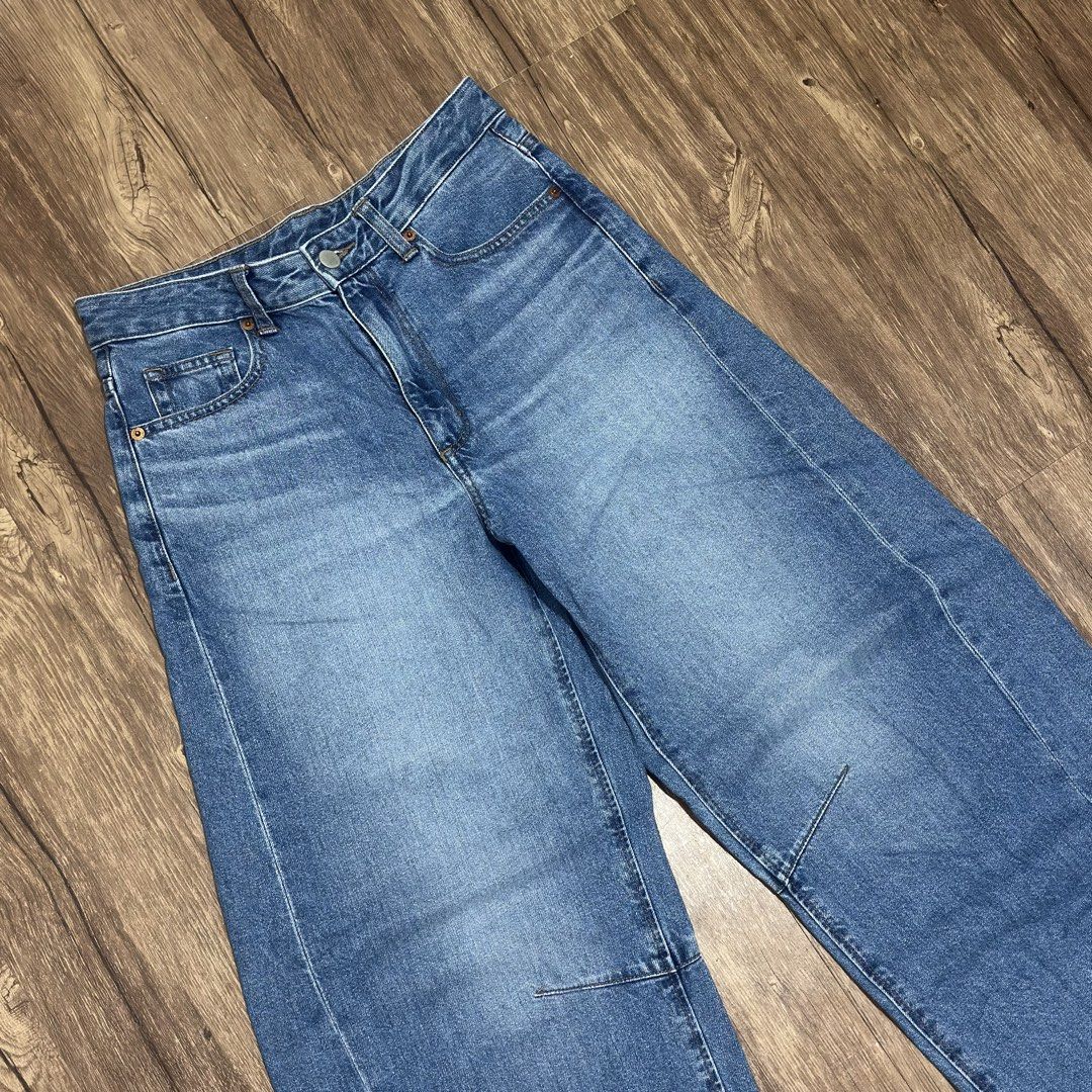 GU Barrel Pants (Category: Jeans) located in Calamba. Submitted by dripparadise.archive (Listing ID 1468879883, Image 3). Description: GU Barrel Pants - In Excellent condition - Medium on tag Waistline: 30” Length: 39” Leg Opening: 10” Hem: 13” No issue or Flaws 880+ Shipping fee.