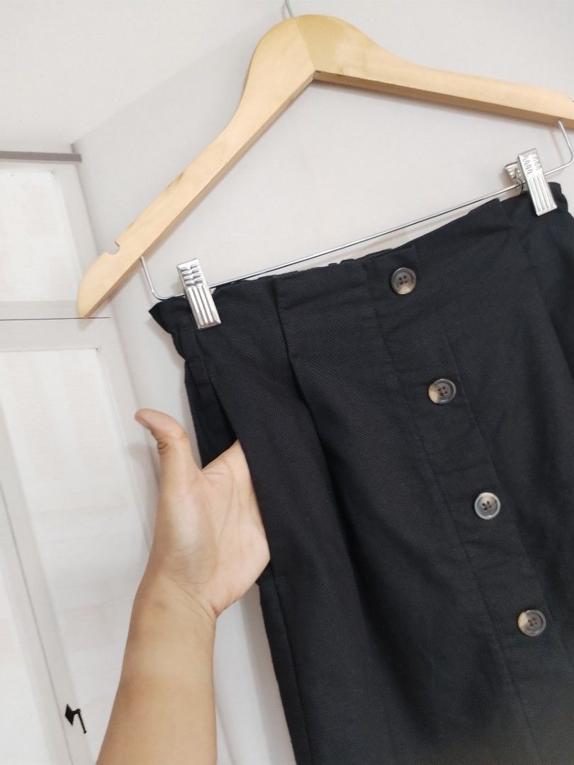 Gu by uniqlo skort (Category: Shorts) located in Lucena. Submitted by styleddsc (Listing ID 1468744269, Image 3). Description: .