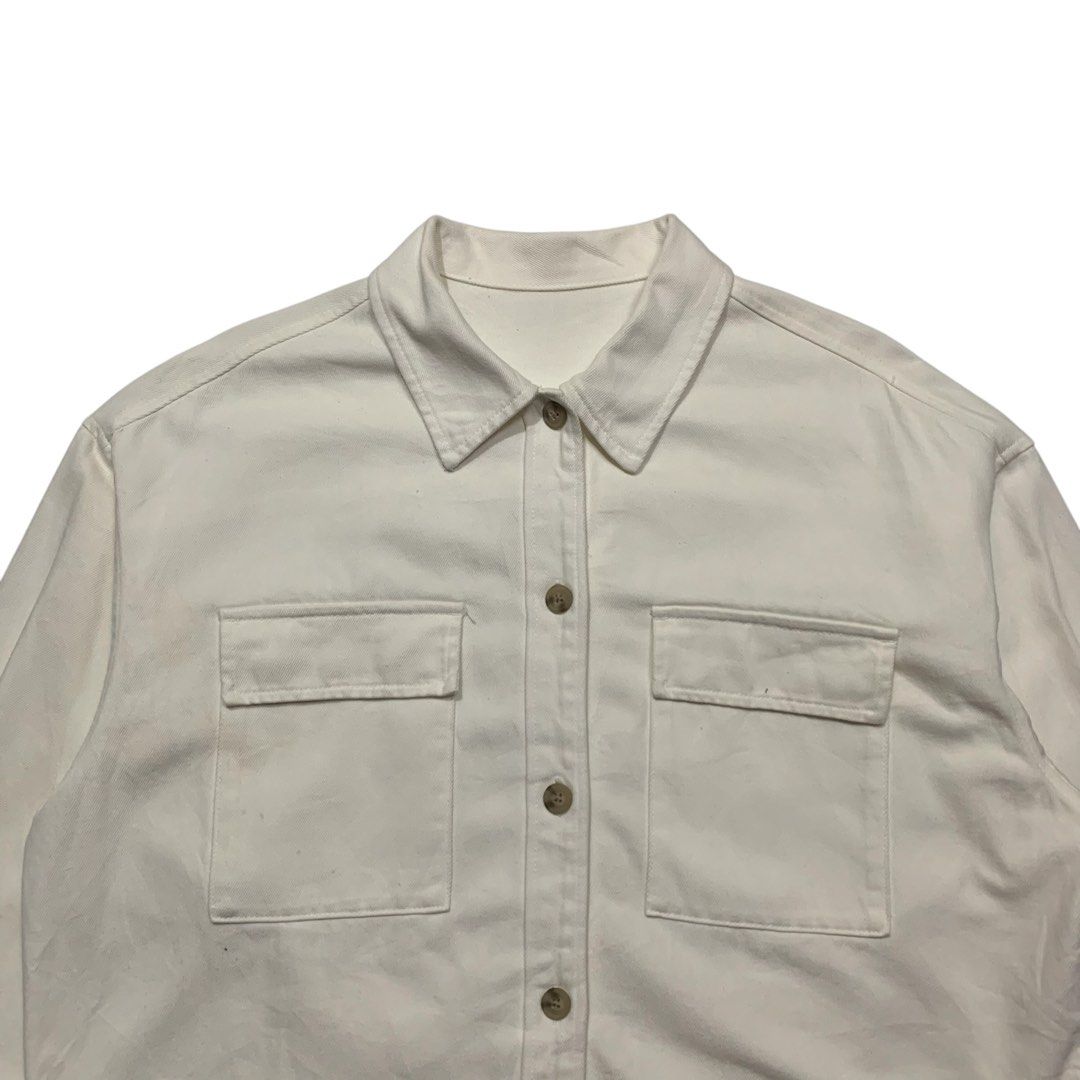 GU japan Buttondown Cropped Canvass Jacket (Category: Coats, Jackets and Outerwear) located in Baguio. Submitted by thesecretshop_ph (Listing ID 1468768076, Image 3). Description: Size:XL Lenght: 23” Width: 25” Issue: Needs Wash Fresh Looots.