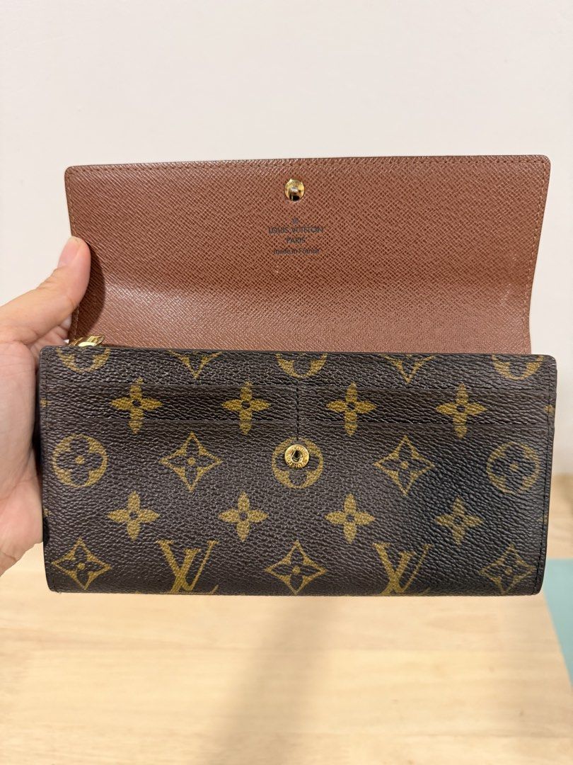 Guaranteed Authentic Louis Vuitton Sarah Long Wallet (Category: Luxury Bags & Wallets) located in Rizal. Submitted by ecrystalsph (Listing ID 1468924421, Image 3). Description: - Guaranteed Authentic Louis Vuitton/LV long wallet in classic brown monogram canvas (Sarah) - Secure gold-tone snap button closure - Interior includes a zipper coin pocket, multiple card slots, and spacious bill compartments - Luxurious grainy leather interior lining with