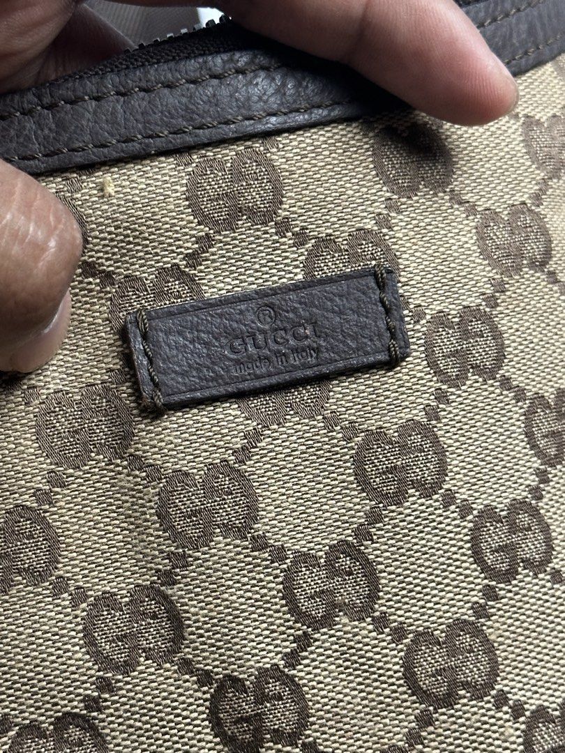 Gucci (Category: Luxury Bags & Wallets) located in Orani. Submitted by ajgav69 (Listing ID 1468882751, Image 3). Description: Gucci canvas sling bag Coded Underzip gucci All details check mo po .