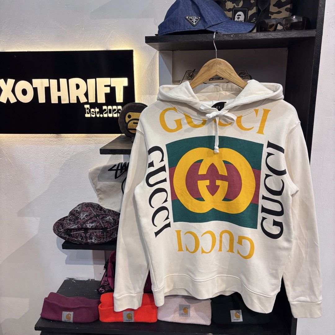 Gucci GG Big logo (Category: Luxury Apparel) located in Rizal. Submitted by doyskie.star (Listing ID 1468736600, Image 1). Description: Gucci GG Big logo 21 x 26 Good condition Complete tags.