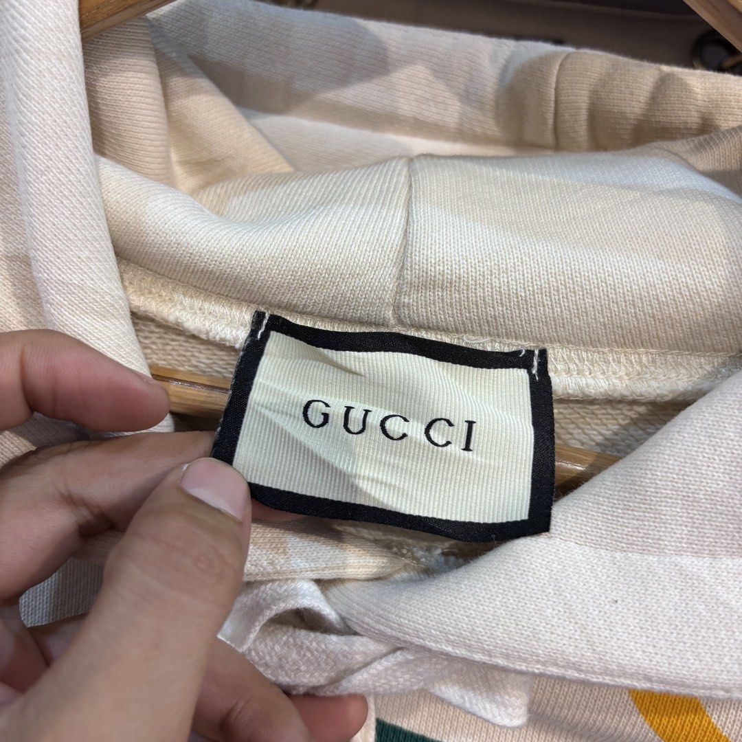 Gucci GG Big logo (Category: Luxury Apparel) located in Rizal. Submitted by doyskie.star (Listing ID 1468736600, Image 3). Description: Gucci GG Big logo 21 x 26 Good condition Complete tags.