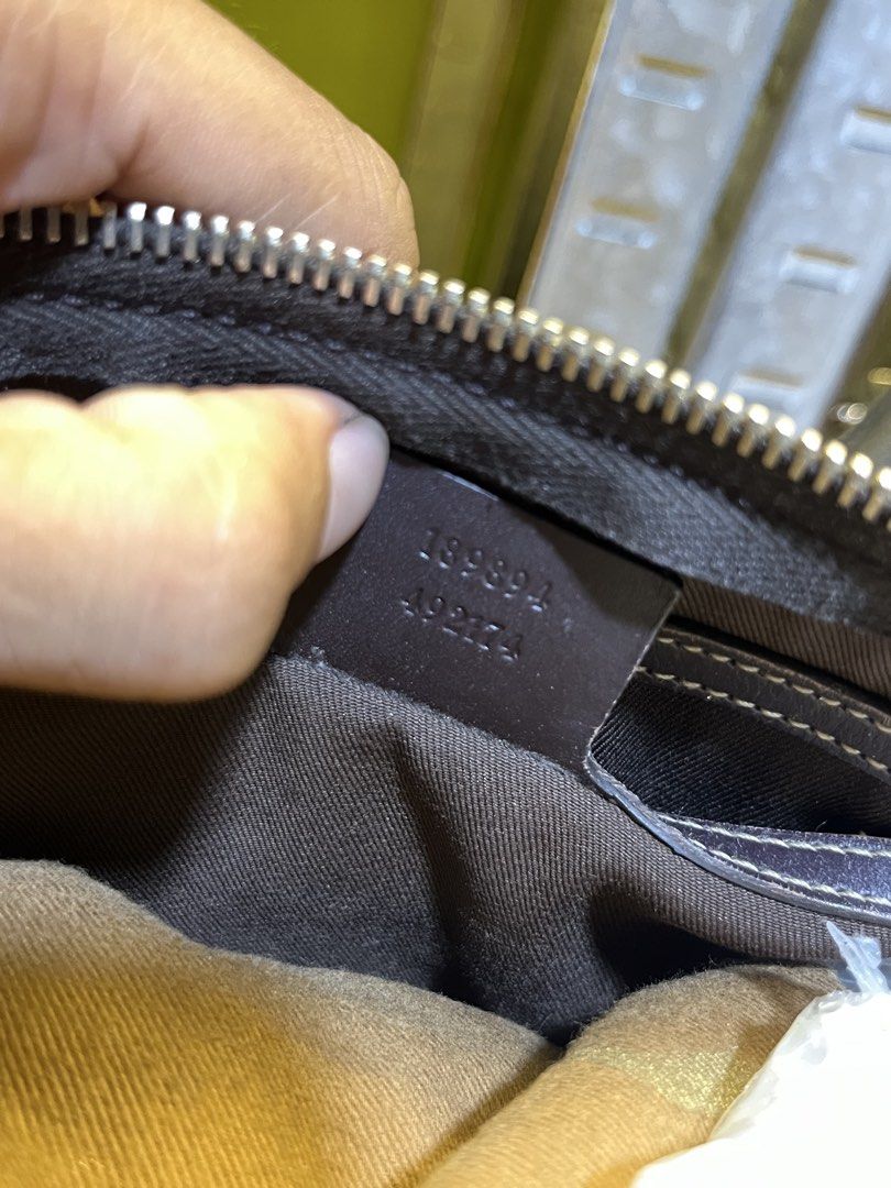 Gucci GG Supreme Joy Web Boston Bag (Category: Luxury Bags & Wallets) located in Mabalacat. Submitted by bizzybones (Listing ID 1468880258, Image 2). Description: AUTHENTIC/LEGIT NO ISSUE EXCELLENT CONDITION MOP GCASH COURIER JNT.