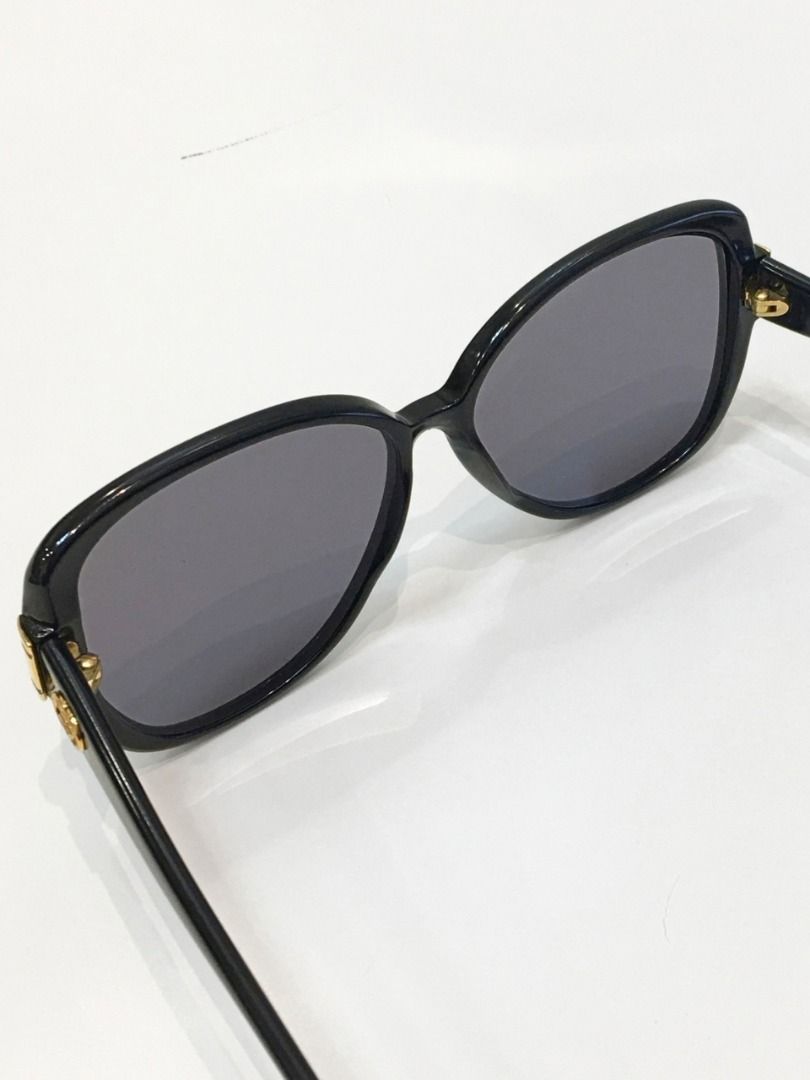 GUCCI Oversized Sunglasses - Preloved Authentic (Category: Luxury Accessories) located in Santa Rosa. Submitted by brandieshoppe (Listing ID 1468789717, Image 2). Description: ✅ Authentic/Original Preloved ✅ From Japan Auction ✅ Money-back Guaranteed If Proven Fake ✅ Message Us For More Details ✅ Open for Layaway Disclaimer: All items sold are preloved unless otherwise stated as brand new. As pre-owned items, signs of previous use, wear, or age m
