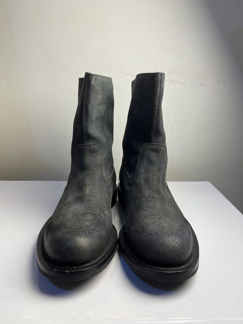 Gucci pecos boots (Category: Boots) located in Muntinlupa City. Submitted by keaquintan94623 (Listing ID 1468761514, Image 3). Description: Gucci pecos boots 7 1/2 UK 8.5 US no issue good as new -18,000 only Dm to purchase.