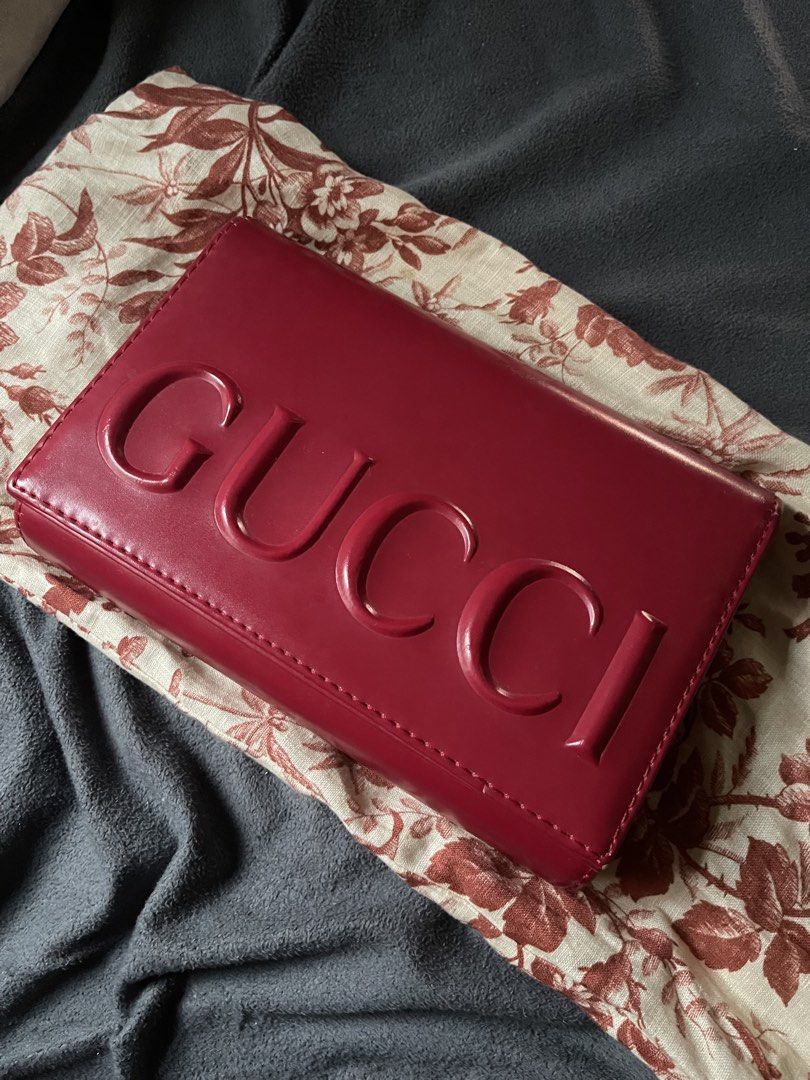 Gucci Red Sling Bag (Category: Luxury Bags & Wallets) located in Imus. Submitted by siketiredasf (Listing ID 1468901512, Image 1). Description: .