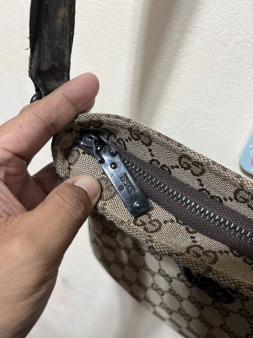 Gucci Sling (Category: Sling Bags) located in Muntinlupa City. Submitted by genepaxs (Listing ID 1468921405, Image 3). Description: See photo Negotiable Meetup within Muntinlupa area COD thru lalamove only Shipping thru J&T /LBC Fb main @generayq IG main @genepaxs Fb page @genepaxs.
