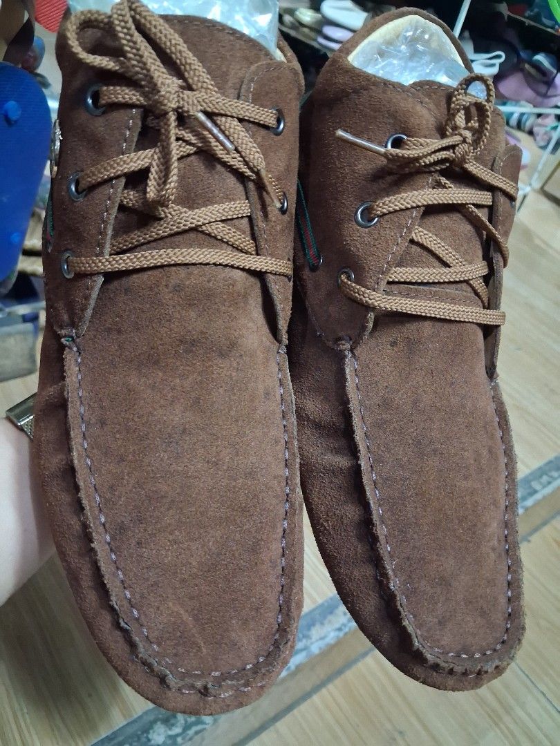 Gucci suede (Category: Sneakers & Footwear) located in Koronadal. Submitted by glai1992 (Listing ID 1468806328, Image 2). Description: Gucci suede excellent condition size 42 kasua 43.