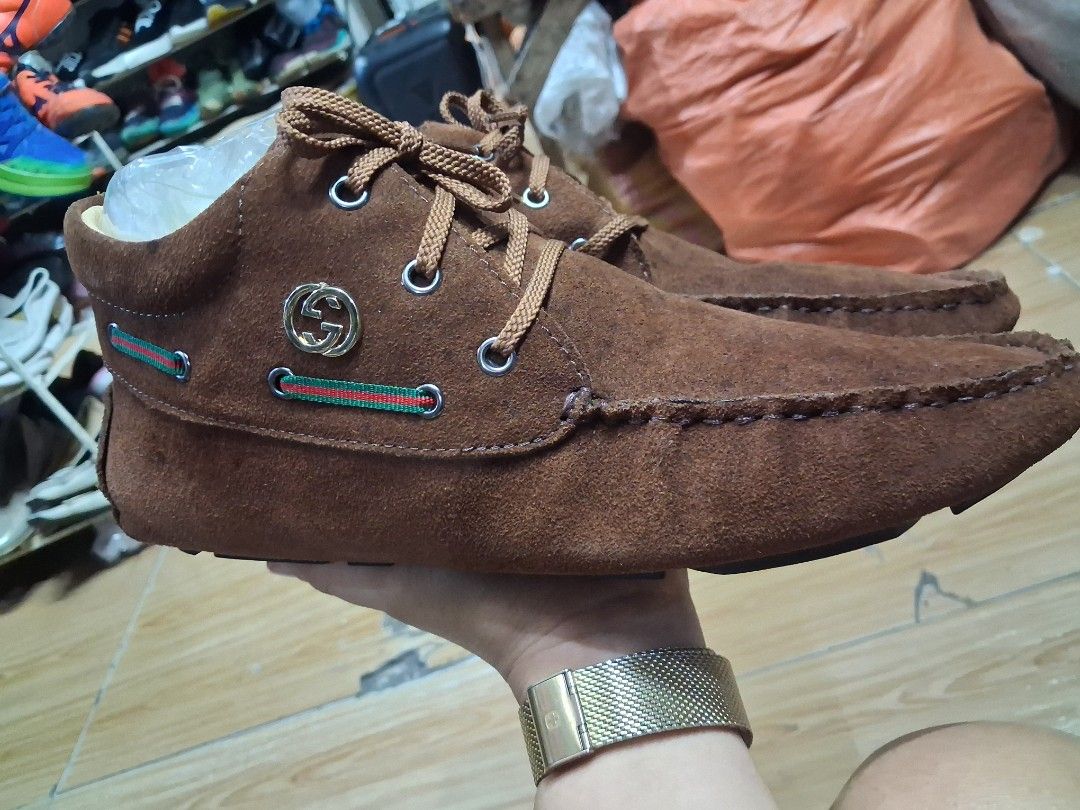 Gucci suede (Category: Sneakers & Footwear) located in Koronadal. Submitted by glai1992 (Listing ID 1468806328, Image 1). Description: Gucci suede excellent condition size 42 kasua 43.