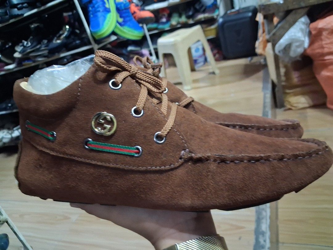 Gucci suede (Category: Sneakers & Footwear) located in Koronadal. Submitted by glai1992 (Listing ID 1468806328, Image 3). Description: Gucci suede excellent condition size 42 kasua 43.