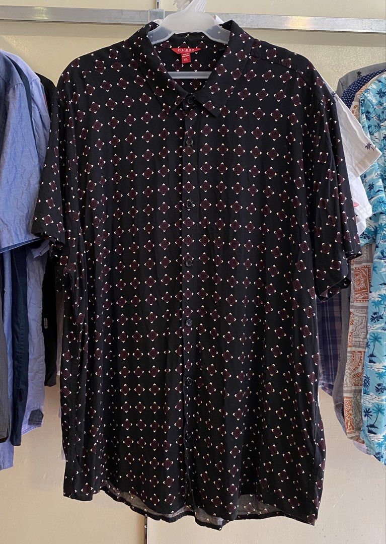 GUESS Polo Button Down – Men’s (Rose Print) (Category: Tshirts & Polo Shirts ) located in Lucena. Submitted by ojfinds (Listing ID 1468758581, Image 1). Description: ‼️FOR SALE‼️ GUESS Polo Button Down – Men’s (Rose Print) • Size: XXL (W24 L29.5) • Condition: Excellent / No issues Available. Message for details..