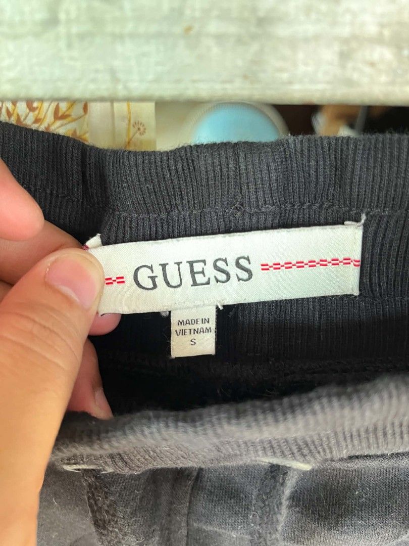 guess short (Category: Shorts) located in Rizal. Submitted by saint-nike11 (Listing ID 1468752394, Image 3). Description: guess short small 30 to 32 bewang haba 18 600 + sf.