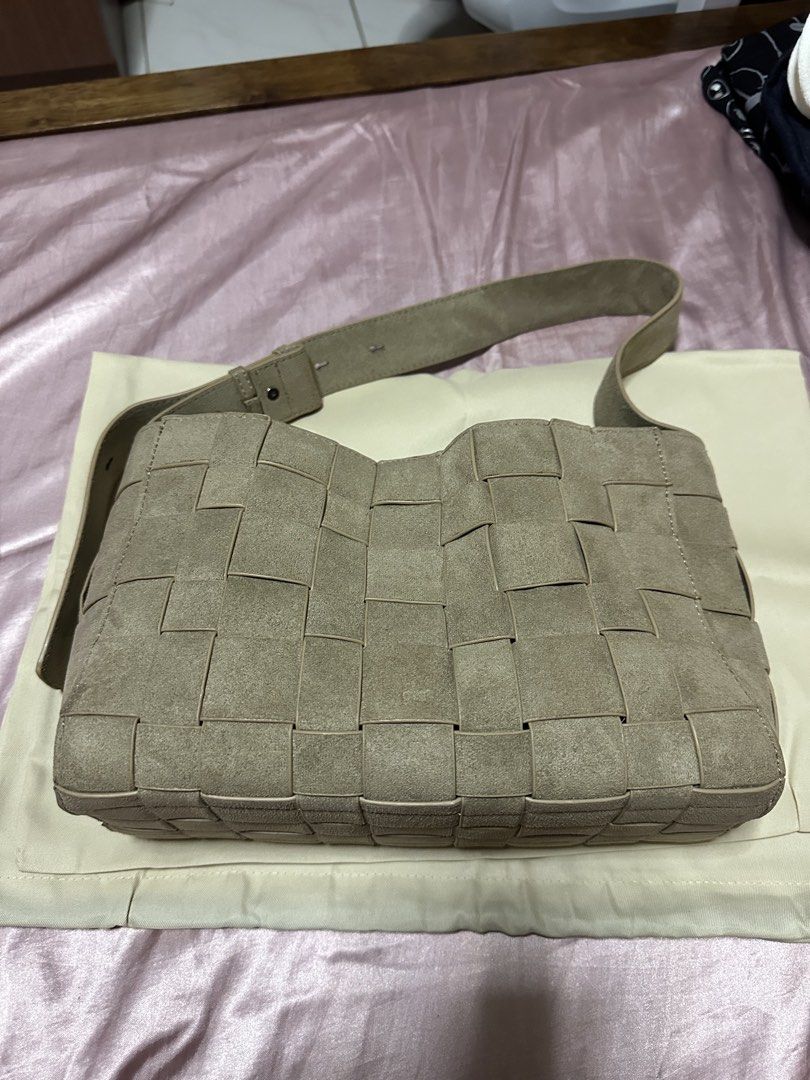 GVN Medium Woven Frame Bag in Suede Sand (Category: Shoulder Bags) located in Quezon City. Submitted by wavedra (Listing ID 1468884978, Image 3). Description: Like new Rfs - preferred my zipper with dustbag.