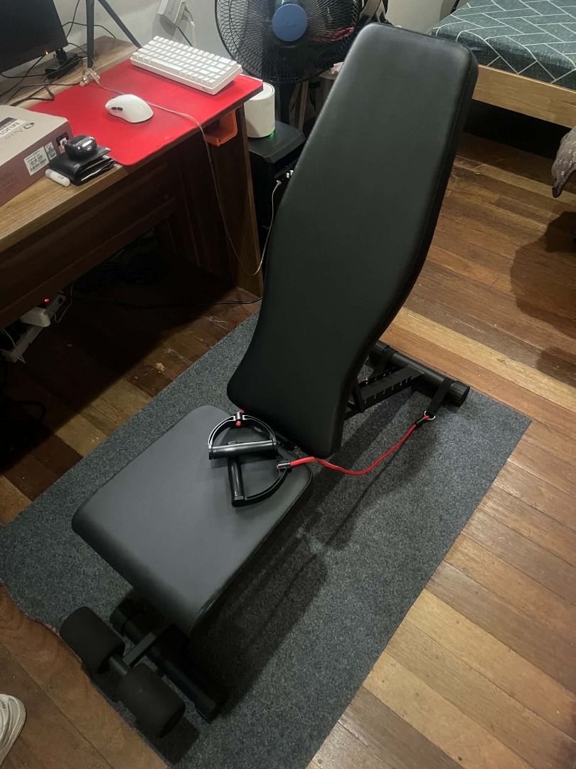 Gym Bench (Category: Weights & Dumbbells) located in Quezon City. Submitted by adperez26 (Listing ID 1468799232, Image 1). Description: Gym Bench Bought last March 2026 RFS: not being used Loc: QC west ave Price negotiable All inclusions shown in the photo PM if interested.