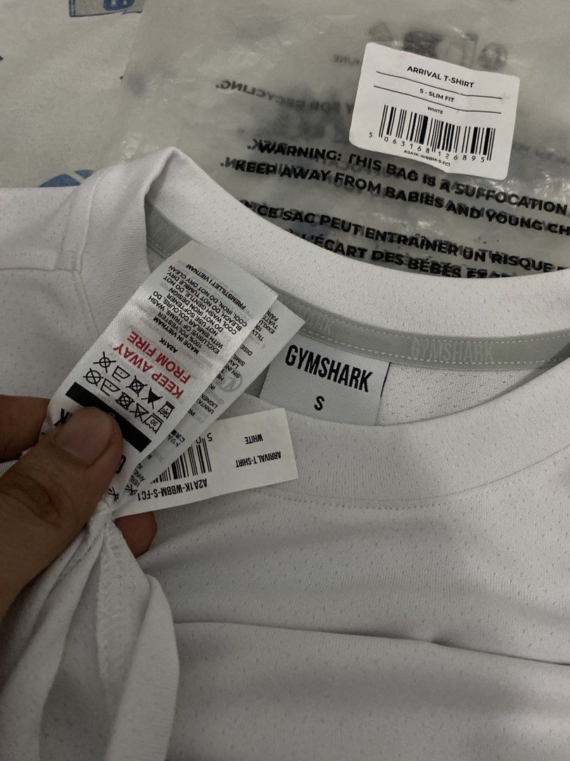 GYMSHARK ARRIVAL T SHIRT (Category: Formal Shirts) located in Urdaneta. Submitted by erwiiiin (Listing ID 1468784699, Image 1). Description: DIMES 18x26 SLIM FIT BRANDNEW WITH POUCH 📩 CONCERN.