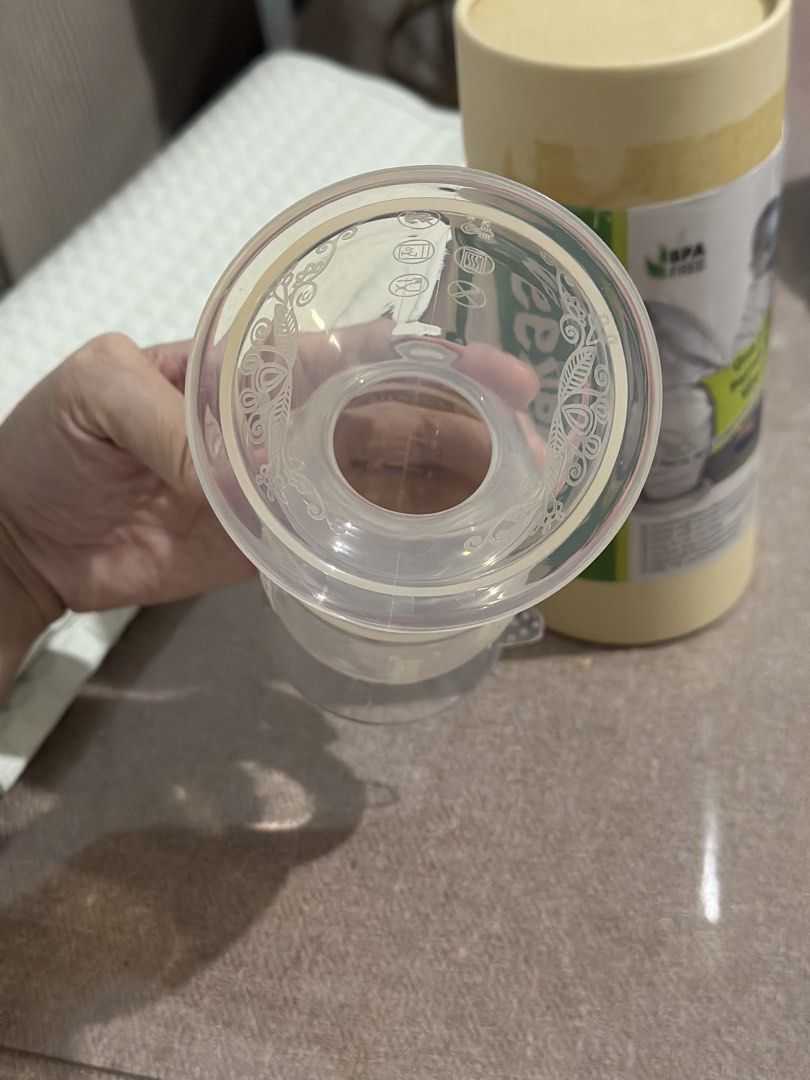 Haakaa Silicone Breast Pump 150ml with Box (Category: Breastfeeding & Bottle Feeding) located in Bacoor. Submitted by eunilove (Listing ID 1468807549, Image 3). Description: - 150ml capacity with a secure suction base to prevent spills - 100% food-grade silicone; BPA, PVC, and phthalate-free - Cordless and battery-free design utilizes natural suction for continuous milk flow - Portable, one-piece, and super easy to clean - Comes with original cyl