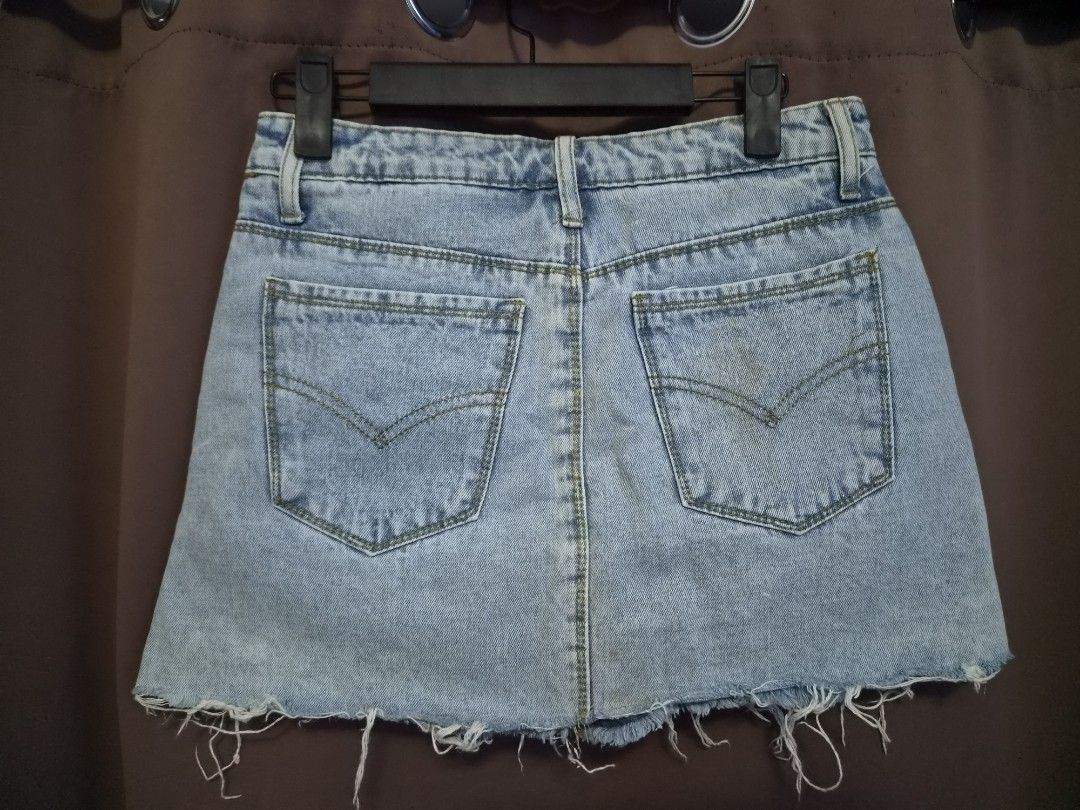 Hard Denim Skirt 26 (Category: Skirts) located in Malolos. Submitted by aemcloset (Listing ID 1468887442, Image 2). Description: size 26 length 13 hard denim.