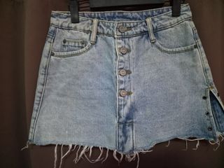 (Category: ) located in . Submitted by aemcloset (Listing ID 1468887442, Image 1). Description: .
