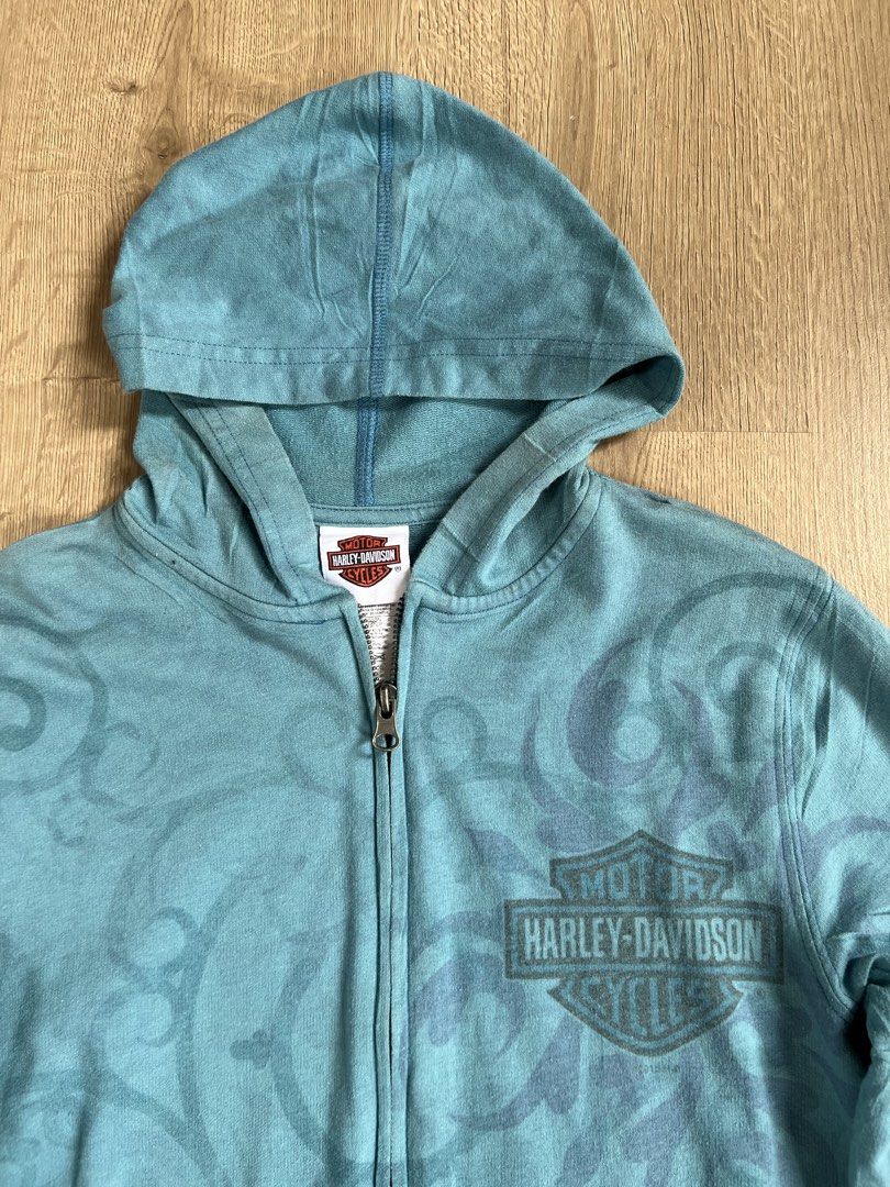 Harley Davidson ZIP-UP HOODIE (Category: Coats, Jackets and Outerwear) located in Angeles City. Submitted by mark.happenss (Listing ID 1468782693, Image 2). Description: HARLEY DAVIDSON “CALIENTE TEXAS” ZIP-UP HOODIE Waist: 18 Length: 22.