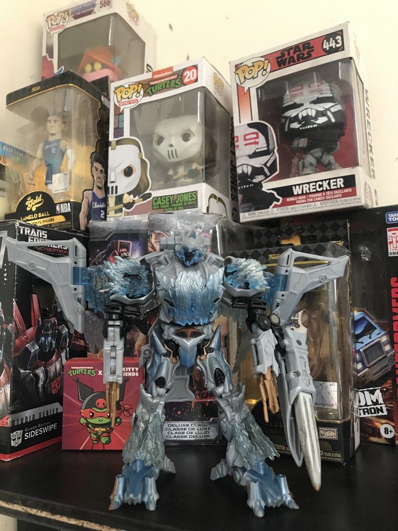 Hasbro transformers toys (Category: Action & Battle Toys) located in San Mateo. Submitted by quikzee (Listing ID 1468716577, Image 1). Description: Hasbro transformers toys.