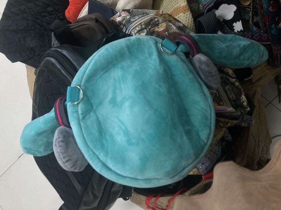 Hatsune Miku Sling Bag (missing straps) (Category: Sling Bags) located in Imus. Submitted by desturoy.6 (Listing ID 1468714099, Image 2). Description: hookups only missing straps no issue :D.