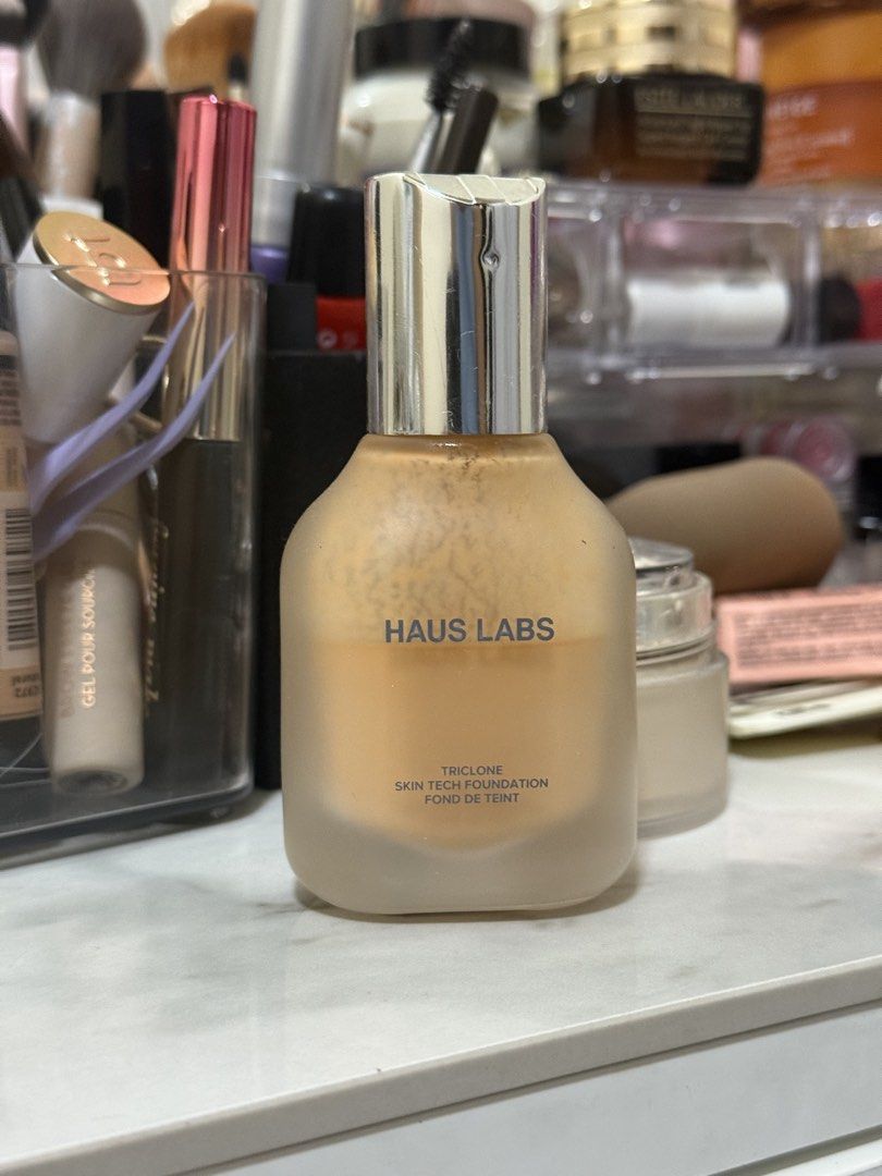HAUS LABS foundation (Category: Makeup) located in Manila. Submitted by mira_03 (Listing ID 1468901081, Image 3). Description: 60% Full (see last pic) Shade 250 (Light medium neutral) No more Lp pls. .