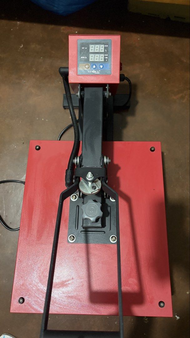 Heat Press Machine (Category: Printers, Scanners & Copiers) located in La Trinidad. Submitted by bodegathrift (Listing ID 1468851577, Image 2). Description: Cuyi A3 1800 watts 38x45 cm.
