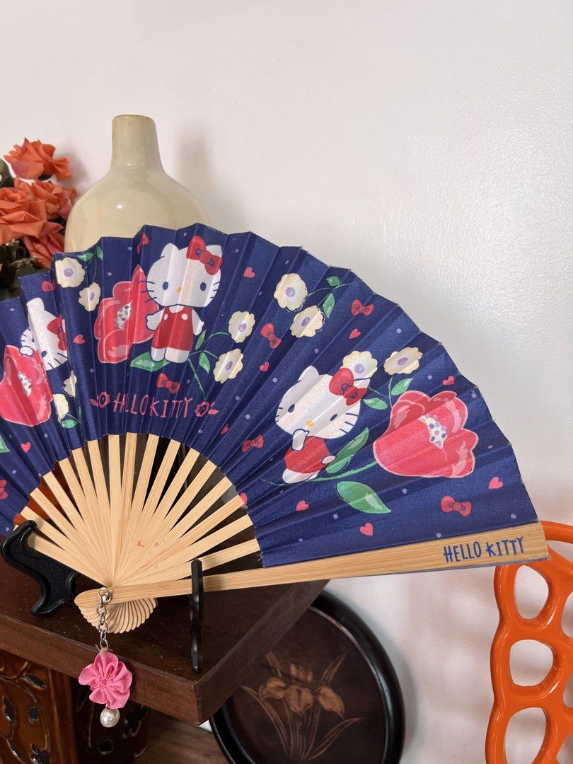 HELLO KITTY JAPANESE FAN / DISPLAY (Category: Character Goods) located in Solano. Submitted by aljoners (Listing ID 1468875749, Image 3). Description: .