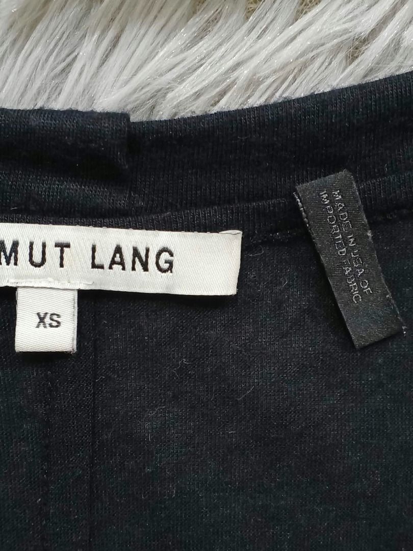 Helmut Lang Black Kinetic V-Neck Micro Modal Tee (Category: Shirts) located in Pasig City. Submitted by oo7-thriftnflip-oo7 (Listing ID 1468809509, Image 3). Description: Helmut Lang Black Kinetic V-Neck Micro Modal Tee Condition: Excellent Color Rate: 9.5/10 Size on tag: XS Dimes: W-17.5" x L-25" No Issue Price: 3,590 FREE shipping via J&T .