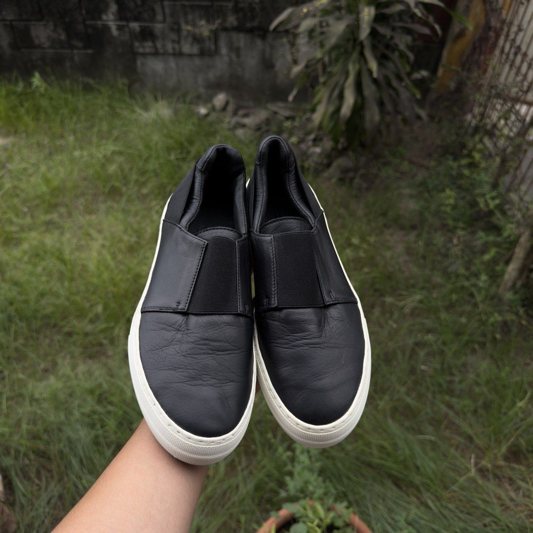 HELMUT LANG SLIP ON SNEAKERS (Category: Sneakers) located in Dinalupihan. Submitted by wearable_stuffz (Listing ID 1468845338, Image 3). Description: SIGN OF USAGE MADE IN ITALY SIZE 8 WOMEN.