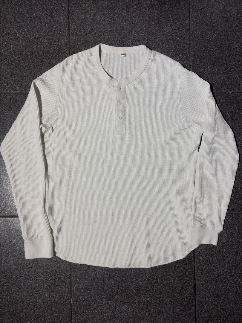Henley Longsleeve White Uniqlo (Category: Tshirts & Polo Shirts ) located in Binan City. Submitted by micosarchive (Listing ID 1468876717, Image 1). Description: Size large .