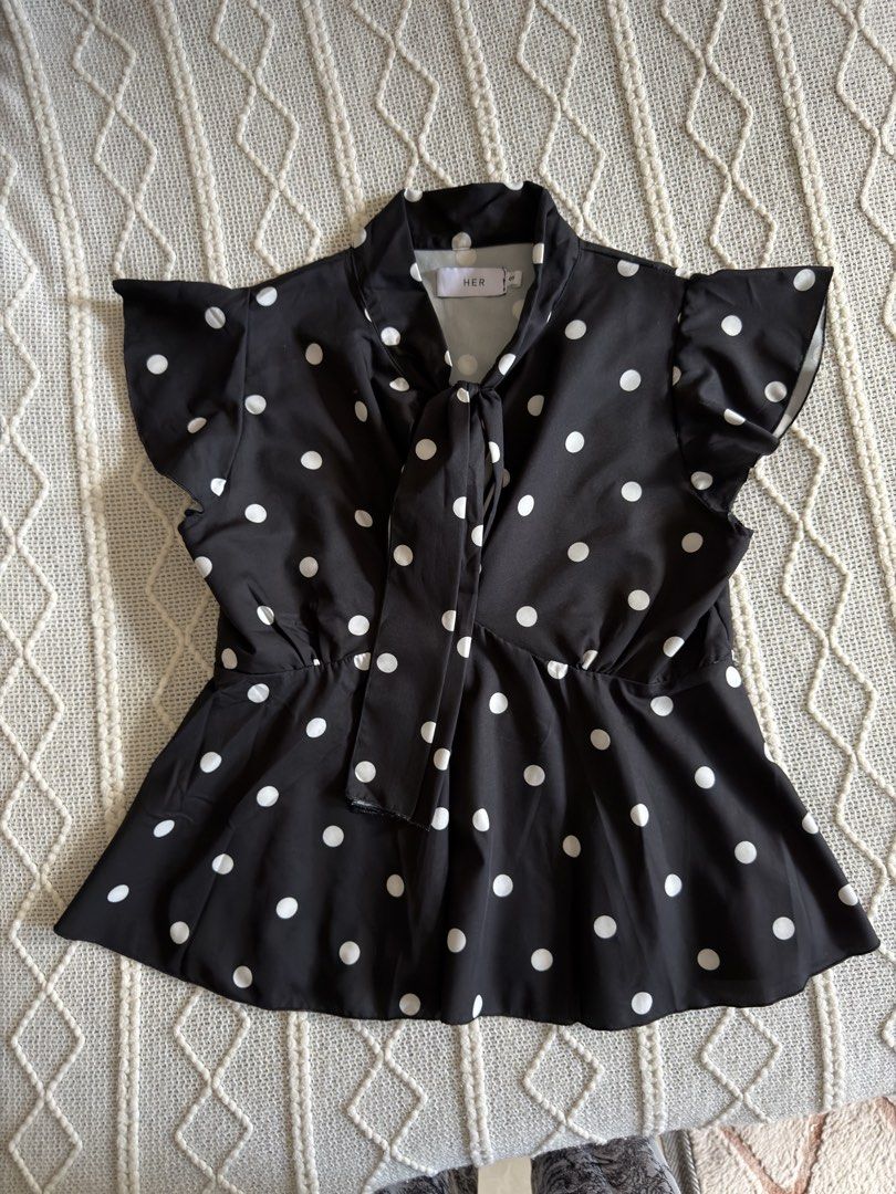 HER Official Solis Top Polka Dot Top (Category: Blouses) located in Cebu City. Submitted by myrosieposie (Listing ID 1468742593, Image 3). Description: Fits s-m frames.