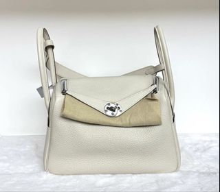 （分類：）位於 。 由 bellize.luxury 提交（商品編號 1468894561，圖片 1）。簡介： 。
