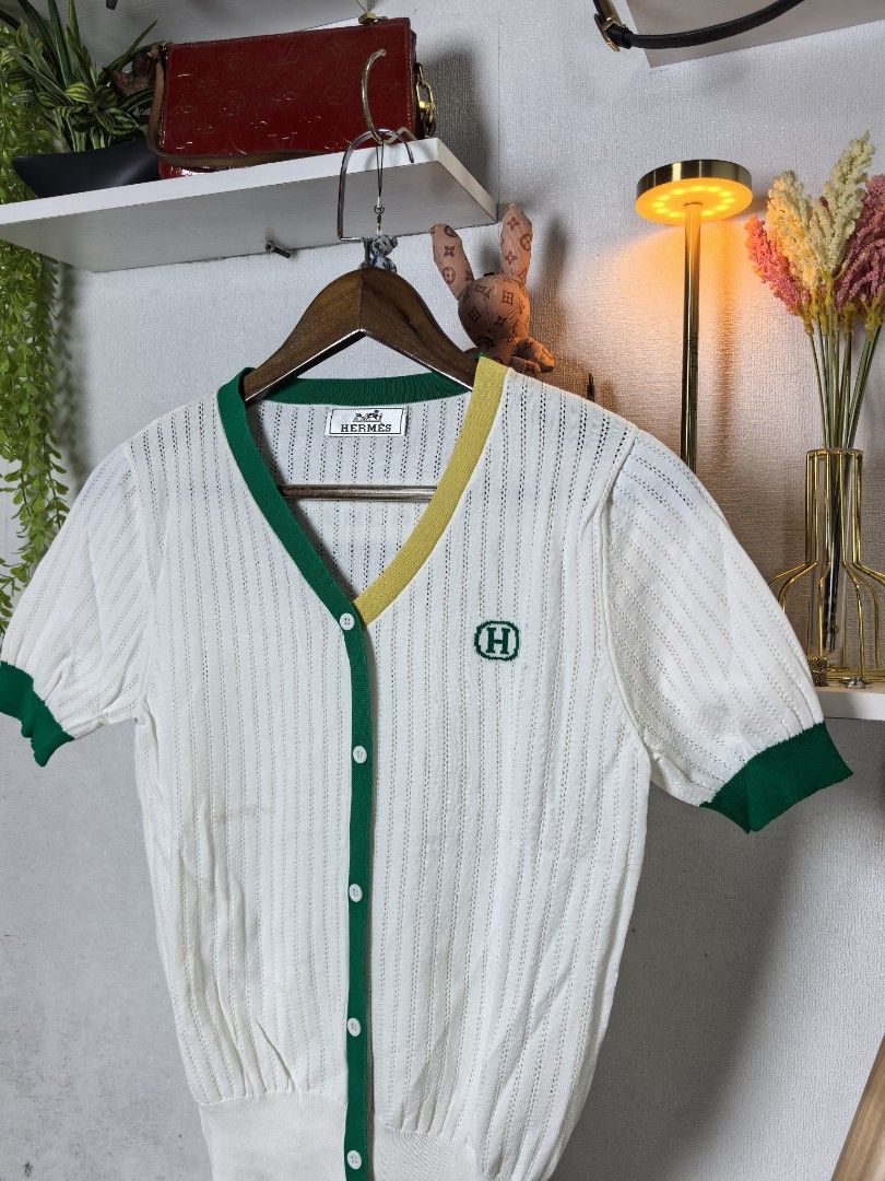 Hermes nitted tops (Category: Luxury Apparel) located in Baguio. Submitted by ashzachary (Listing ID 1468877829, Image 2). Description: Hermes nitted tops Condition :Excellent condition Color rate 10/10 Size :small Inches:W17. 5/L21. 5 No issues No flaws Super ganda sa personal Pm. More details Good quality Plsss 📌No Bogus 📌No return MOP What you see is what you get PALAWAN, CEBUNA GCASH AND BDO Reminder😊 We're selling thrifted clothes so plea