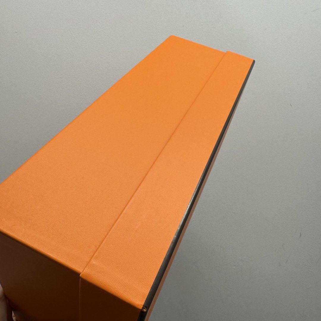 Hermes shoe box (Category: Luxury Accessories) located in Quezon City. Submitted by hintstreet (Listing ID 1468713514, Image 3). Description: .