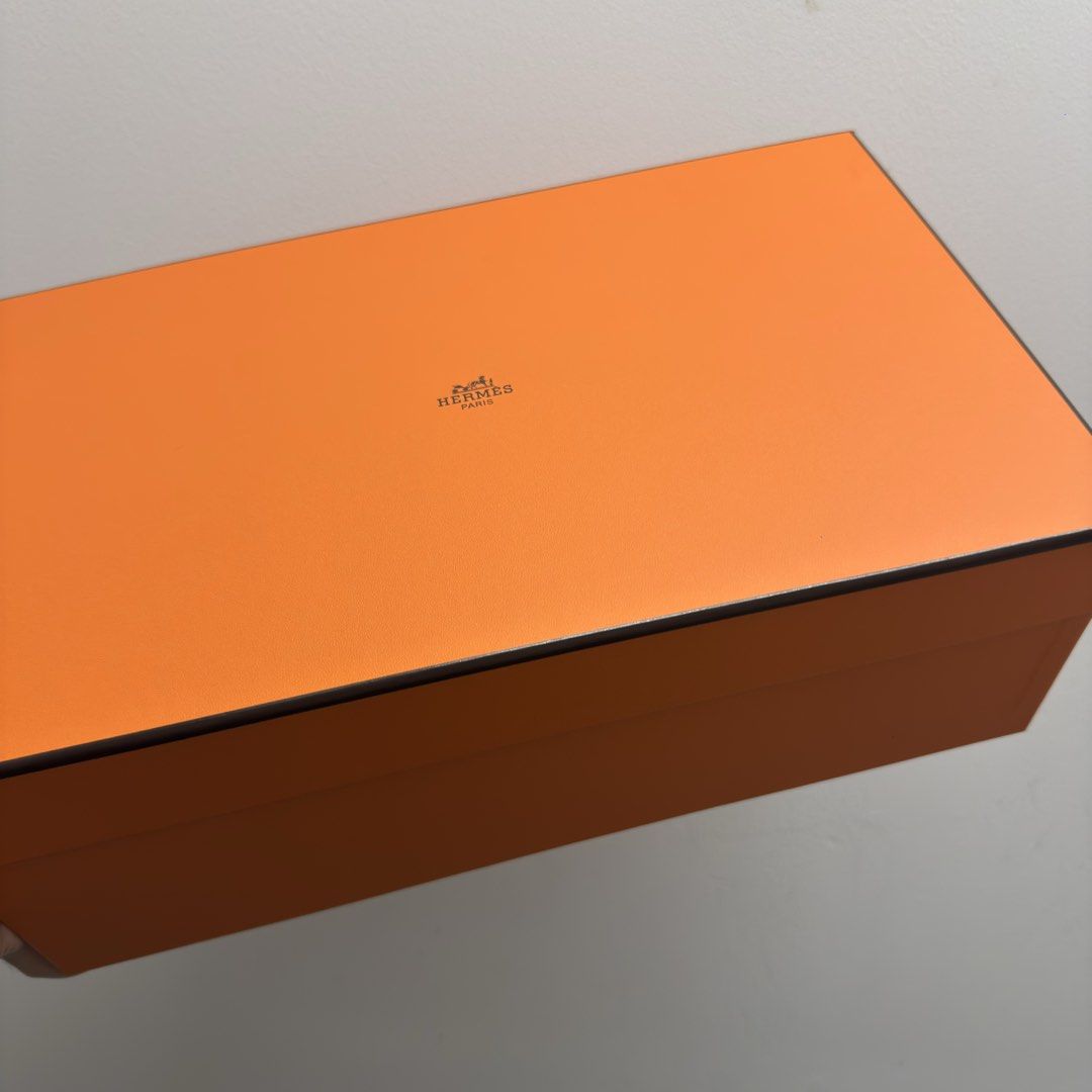 Hermes shoe box (Category: Luxury Accessories) located in Quezon City. Submitted by hintstreet (Listing ID 1468713514, Image 1). Description: .