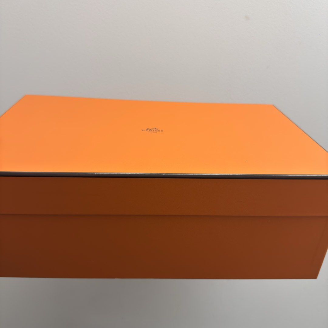 Hermes shoe box (Category: Luxury Accessories) located in Quezon City. Submitted by hintstreet (Listing ID 1468713514, Image 2). Description: .