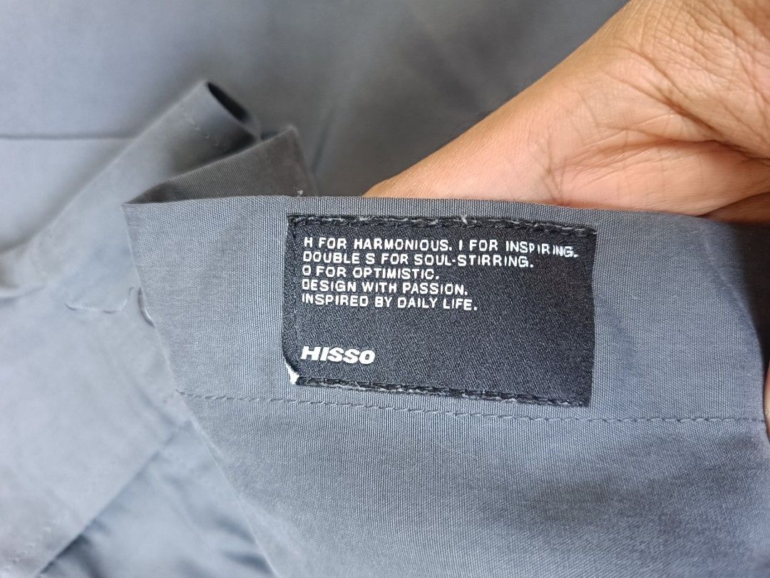 HISSO Grey Button-Up Shirt (Category: Tshirts & Polo Shirts ) located in Urdaneta. Submitted by tetsudoubletaps (Listing ID 1468736522, Image 2). Description: + SF 23 x 25 - 26 (Boxy) Ganda nito, makapal. Issue: Missing button pero may extra kayo nalang magtahi - Brand: HISSO - Size: S - Color: Grey - Material: 100% polyester (lightweight and breathable) - Features: Classic collar, front button closure, and left chest pocket - Condition: Great fo