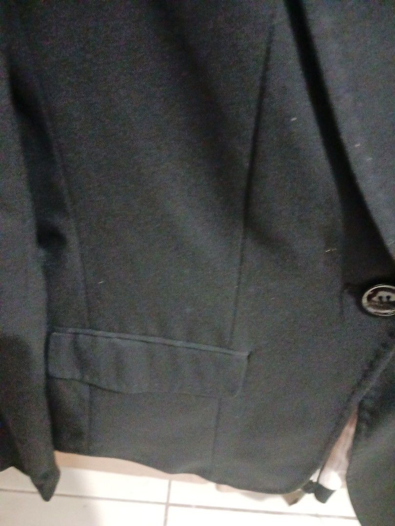 H&M Black Blazer Size EUR 34 US 4 (Category: Coats, Jackets and Outerwear) located in Quezon City. Submitted by kaye.dy1 (Listing ID 1468780184, Image 3). Description: - Brand: H&M - Size: EUR 34 / US 4 - Color: Classic Black with stylish black-and-white striped interior lining - Features: Single front button closure and two functional front pockets - Condition: Clean structure, great for professional or formal wear - Versatility: Easy to match w