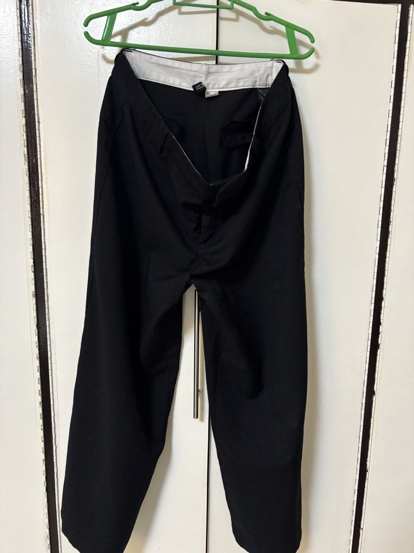 H&M BLACK TROUSER (Category: Other Bottoms) located in Baguio. Submitted by shynze (Listing ID 1468724971, Image 1). Description: .