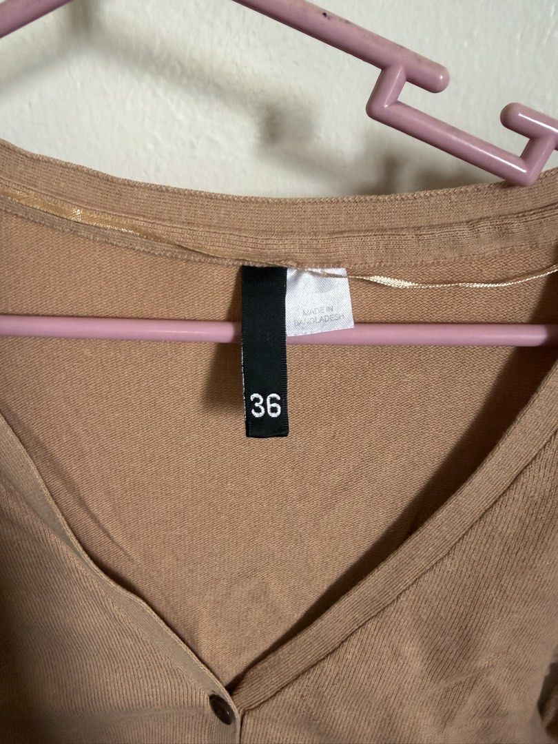 H&M Brown Cardigan (Category: Coats, Jackets and Outerwear) located in Pasig City. Submitted by xojem (Listing ID 1468817336, Image 2). Description: .