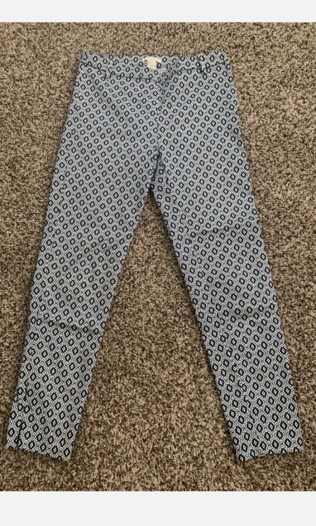 H&M Geo Print Stretch Pants (Category: Other Bottoms) located in Quezon City. Submitted by chph2nd (Listing ID 1468770055, Image 2). Description: .