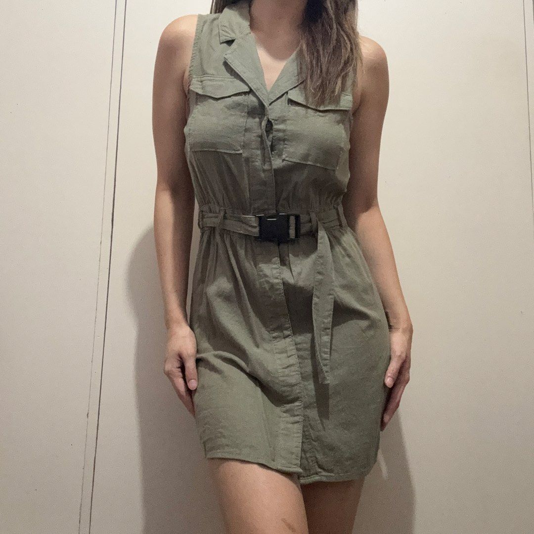 H&M Green Button Down Sleeveless Dress (Category: Dresses) located in Antipolo. Submitted by nicnicbg (Listing ID 1468746646, Image 2). Description: fabric is 100% cotton.