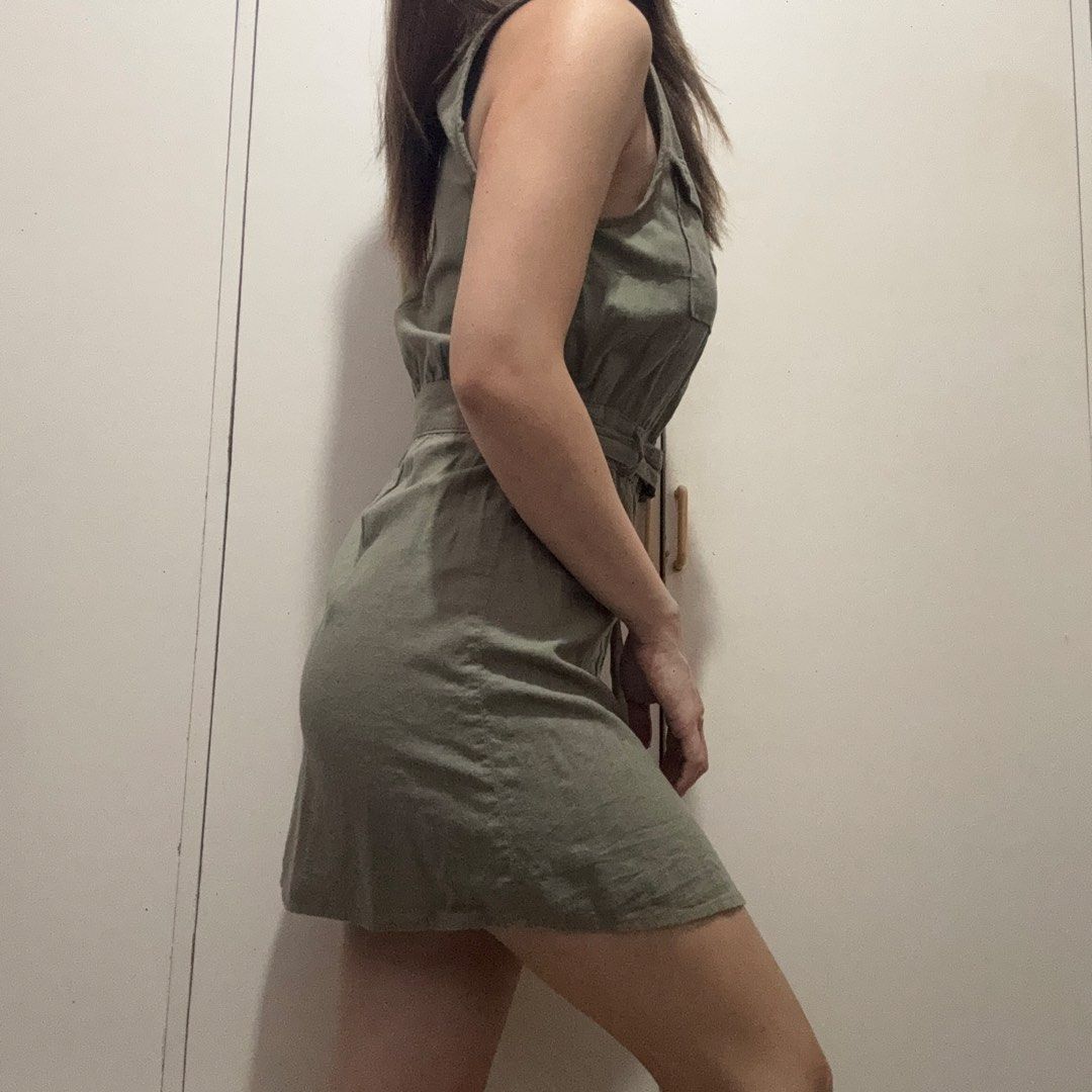 H&M Green Button Down Sleeveless Dress (Category: Dresses) located in Antipolo. Submitted by nicnicbg (Listing ID 1468746646, Image 3). Description: fabric is 100% cotton.