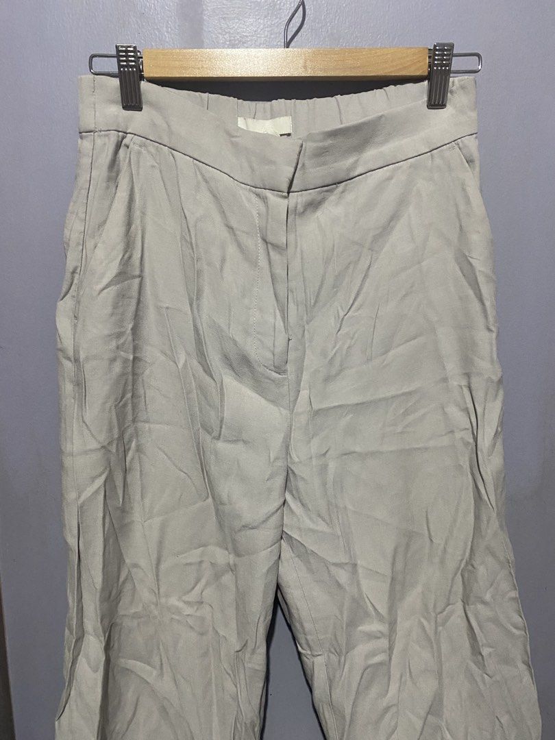 H&M Grey Trousers (Category: Other Bottoms) located in Naga. Submitted by thee.clutter.er (Listing ID 1468909268, Image 1). Description: fits s - m high waist wide leg .