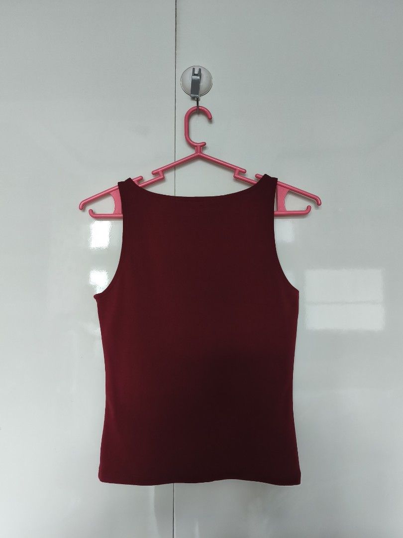 H&M Maroon Sleeveless Top (Category: Sleeveless) located in Manila. Submitted by smilefashion08 (Listing ID 1468716688, Image 3). Description: Original H&M.