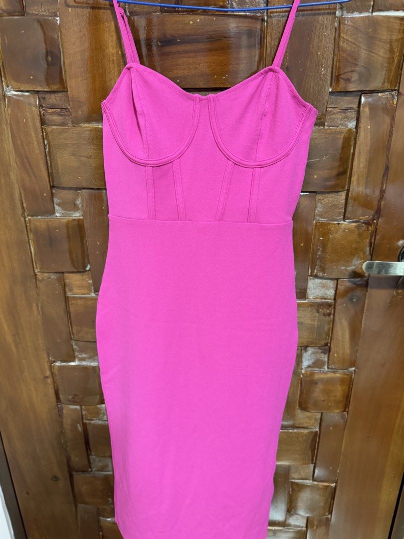 H&m pink dress (Category: Dresses) located in Manila. Submitted by rluvs09 (Listing ID 1468889686, Image 2). Description: .