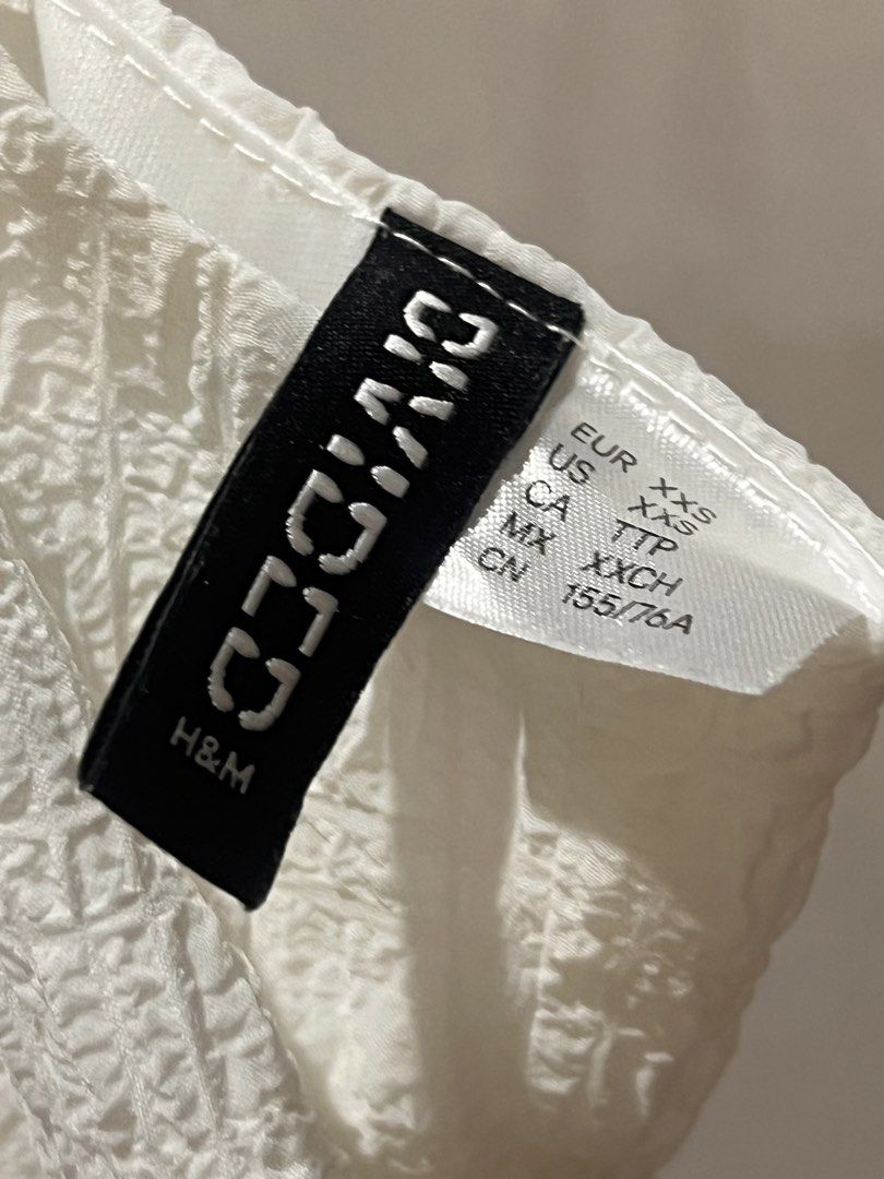 H&M White Maxi Ruffle Hem Dress (Category: Dresses) located in Manila. Submitted by preloved_items122 (Listing ID 1468793980, Image 3). Description: .